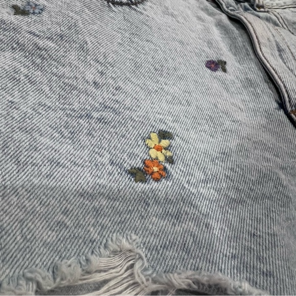 Cotton on high rise mom Jean shorts size 2 floral flowers - Picture 2 of 4